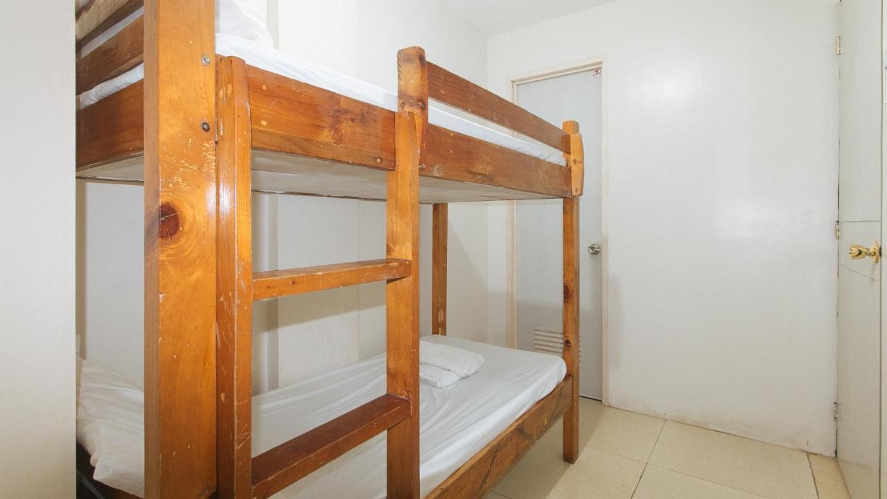 Nearest Hostel Pasay City By Reddoorz Kültér fotó